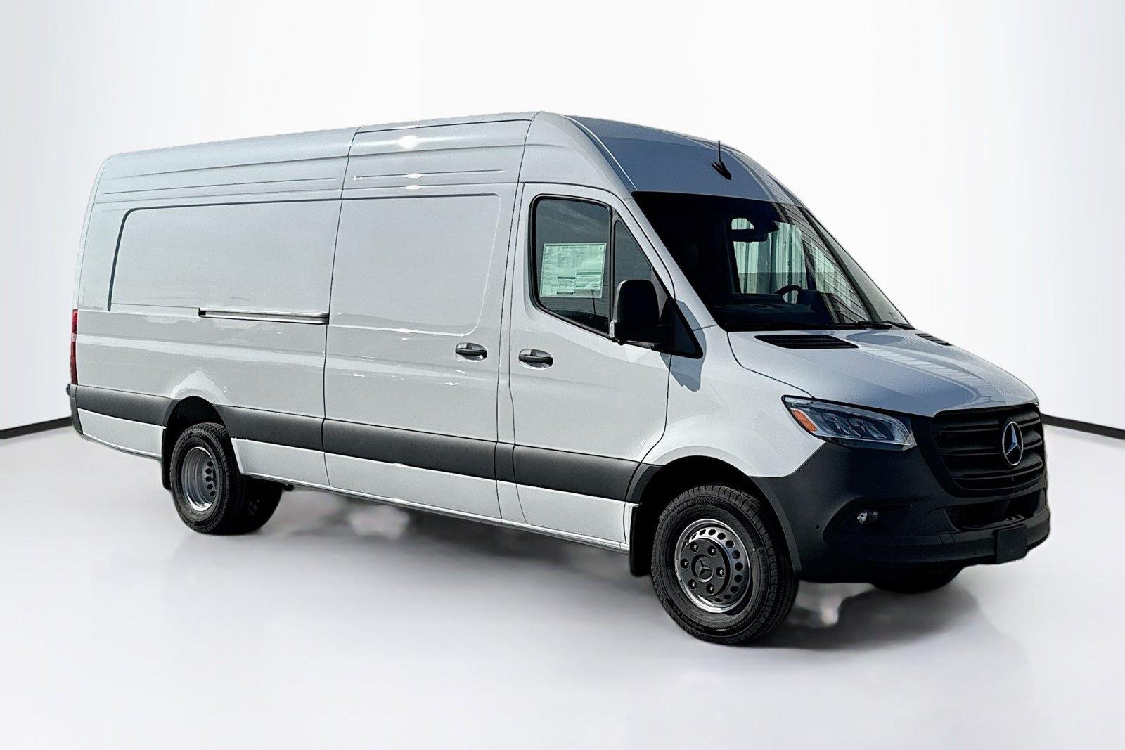 New 2026 Arctic White Mercedes-Benz  image 3