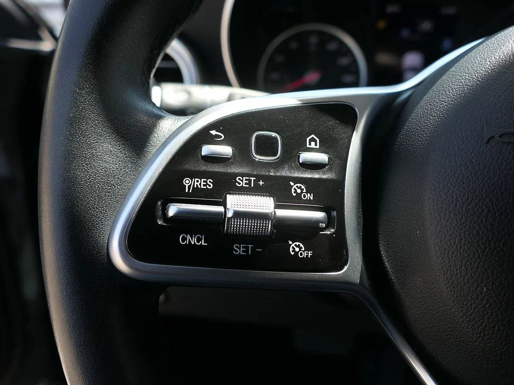 Used 2022 Gray Mercedes-Benz GLC 300 image 15