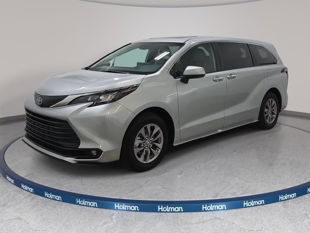 2025 Toyota Sienna XLE