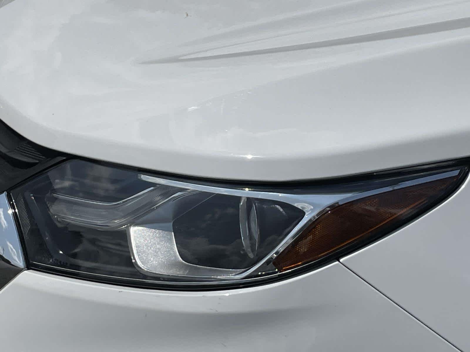 Used 2018 Summit White Chevrolet LS image 18