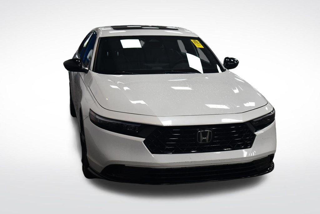 Certified Used 2023 Platinum White Pearl Honda Sport-L image 3