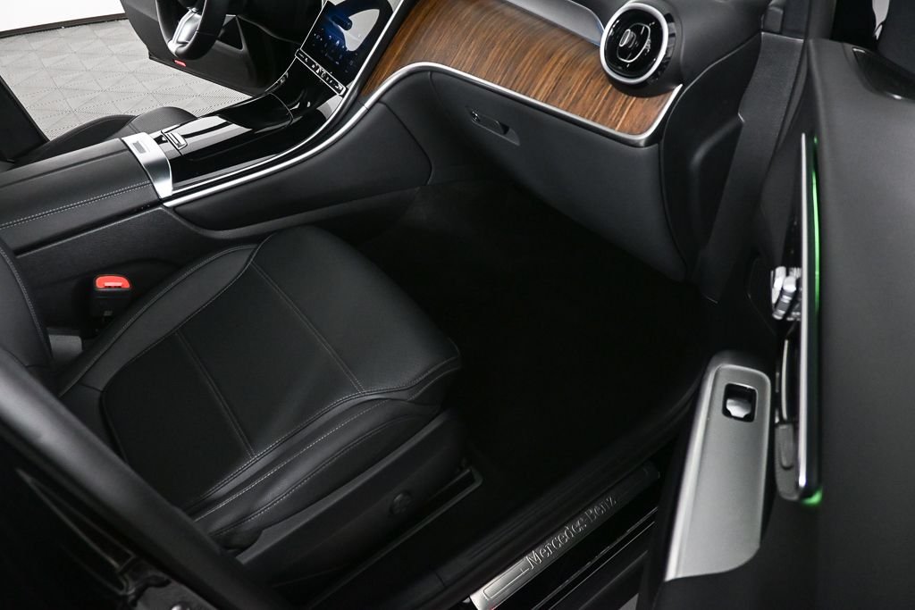 Certified Used 2026  Mercedes-Benz GLC 300 image 22