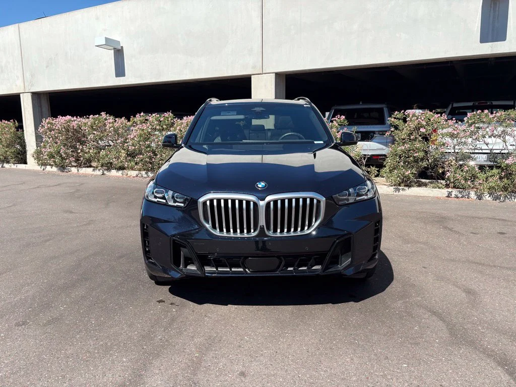 Used 2024 Black BMW sDrive40i image 3
