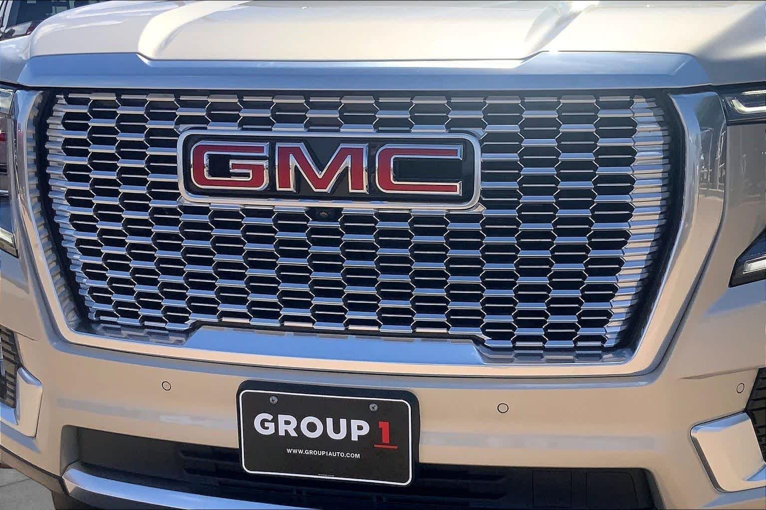 Used 2023 Pearl Beige Metallic GMC Denali image 30