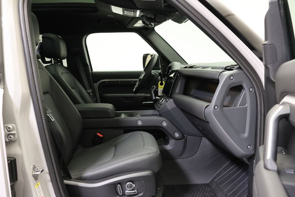 2026 Land Rover Defender X-Dynamic SE - Photo 40