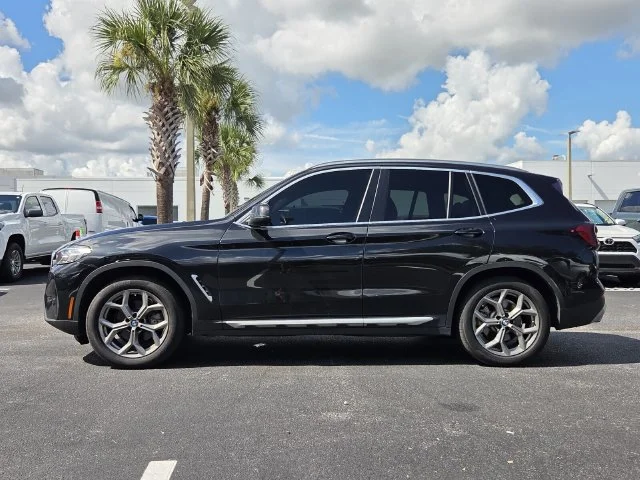 Used 2022 Black BMW xDrive30i image 3