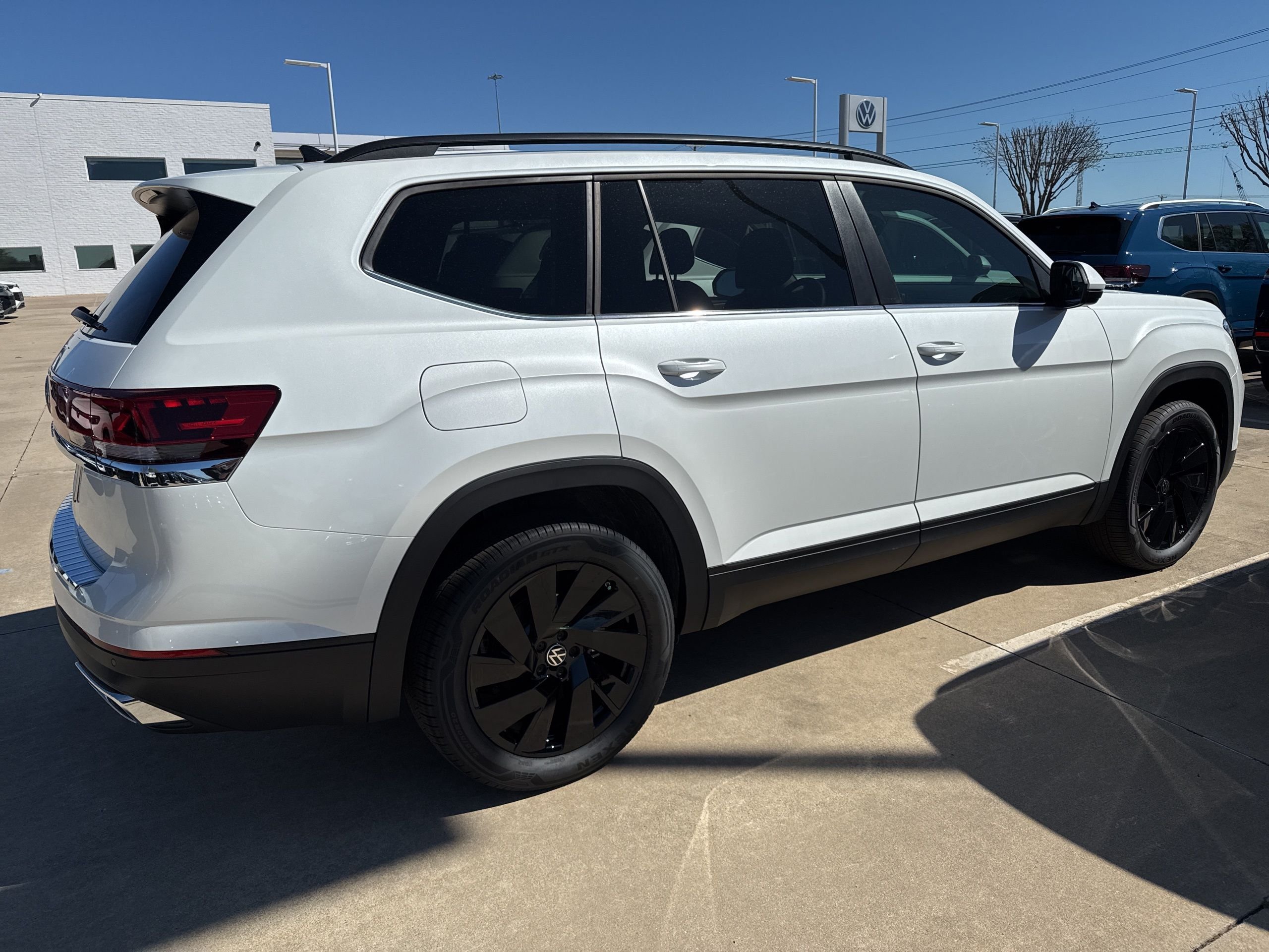 New 2026 White Volkswagen 2.0T SE w/Technology image 2