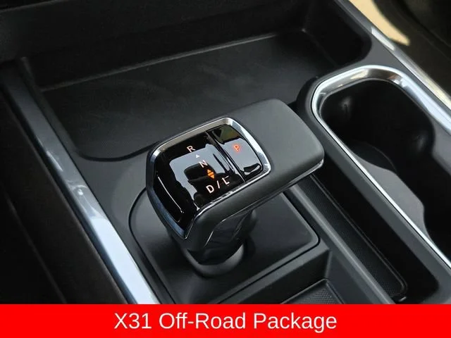 2026 GMC Sierra 1500 SLT - Photo 18
