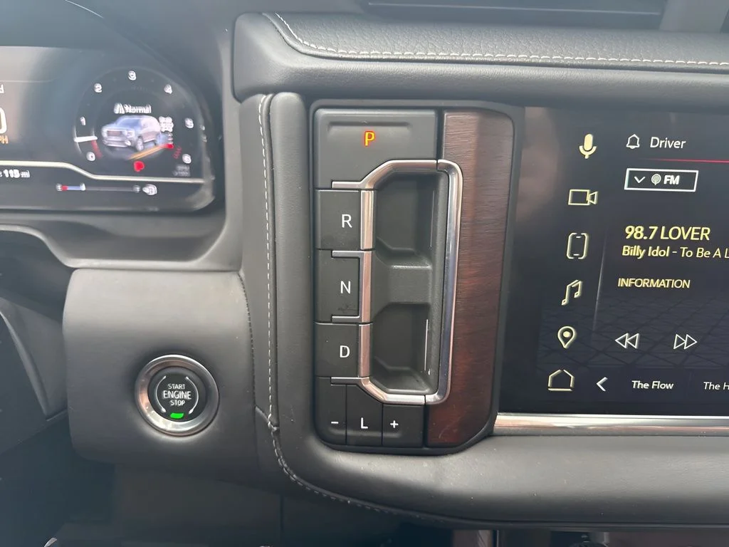Used 2023 White GMC Denali Ultimate image 31