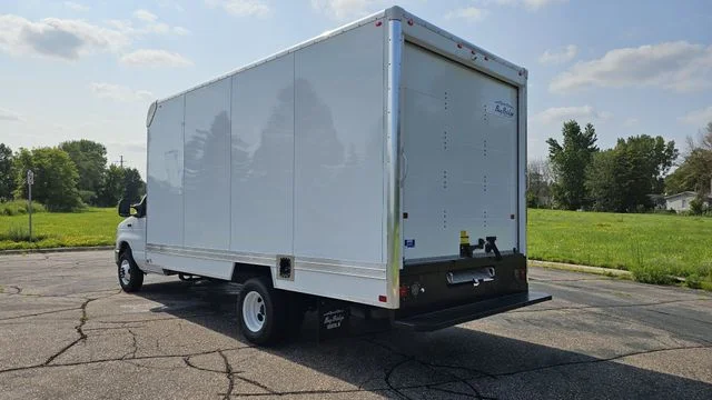 New 2027 Oxford White Ford Base image 5