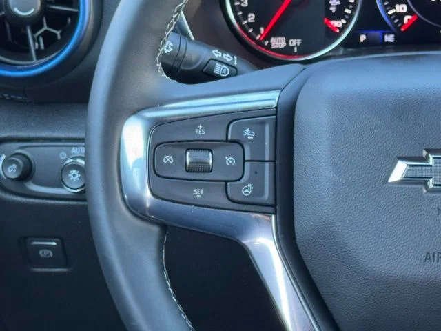 Used 2025 Gray Chevrolet RS image 27