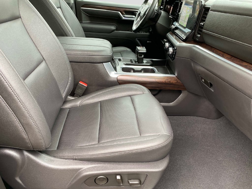 Used 2026 Silver GMC SLT image 29
