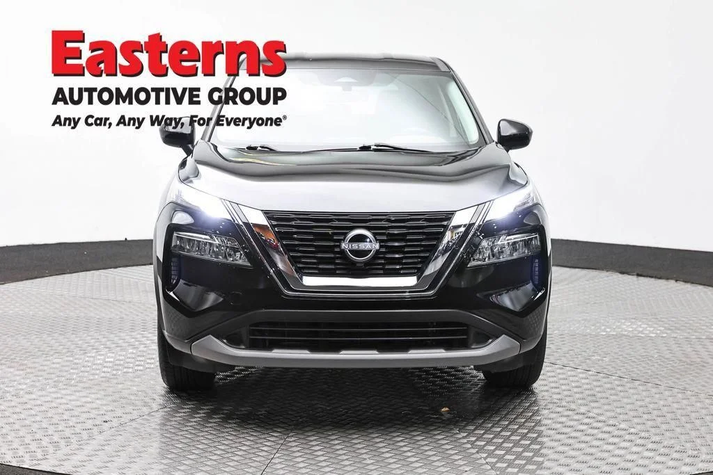 Used 2023 Black Nissan SV image 2