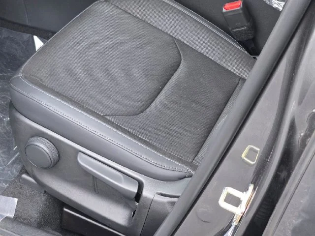 New 2026 Machine Gray Metallic Mazda 2.5 S Select AWD image 19