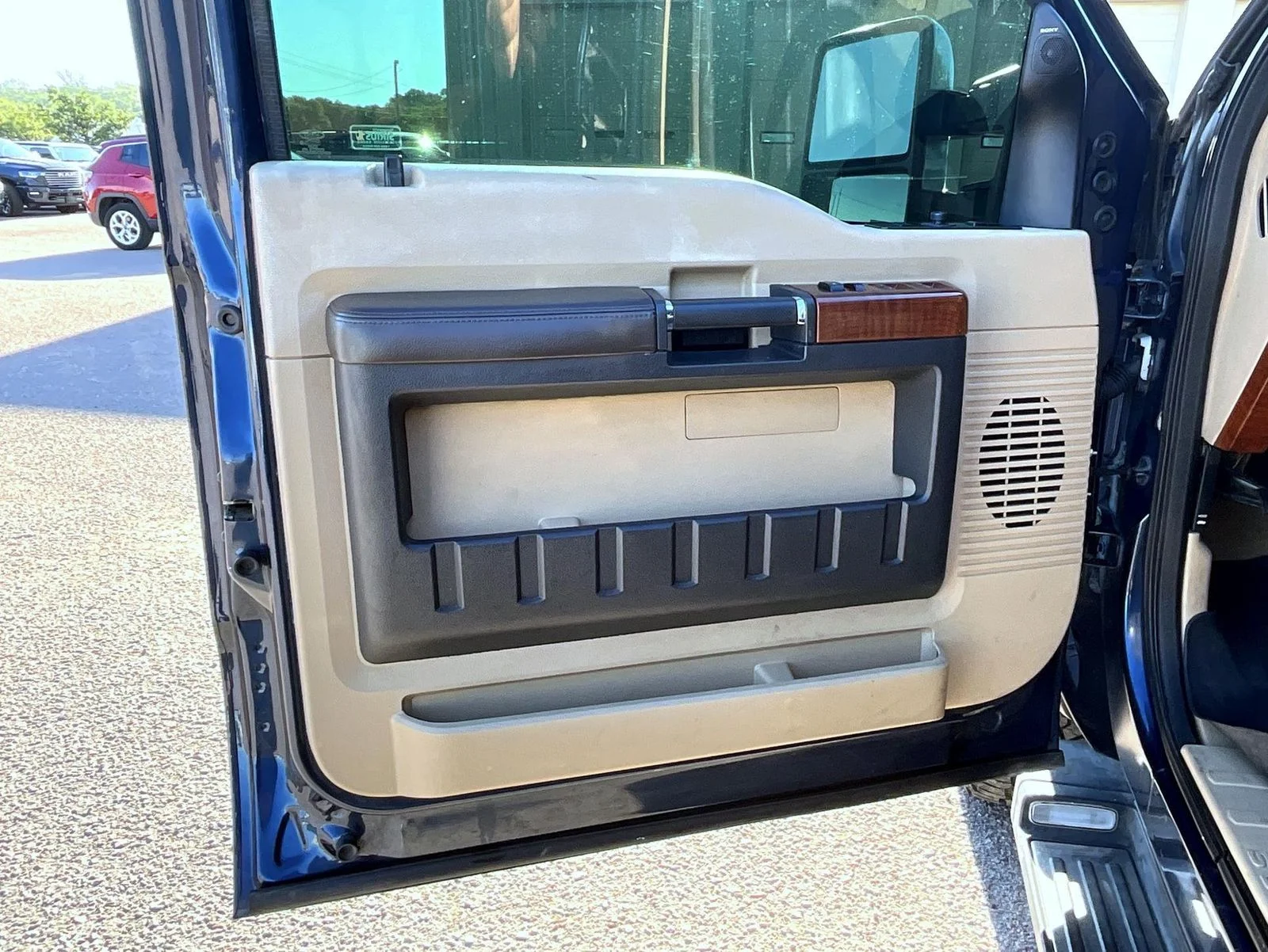 Used 2016 Blue Ford King Ranch image 10