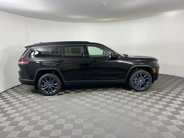 New 2026 Diamond Black Crystal Pearl-Coat Exterior Paint Jeep  image 4