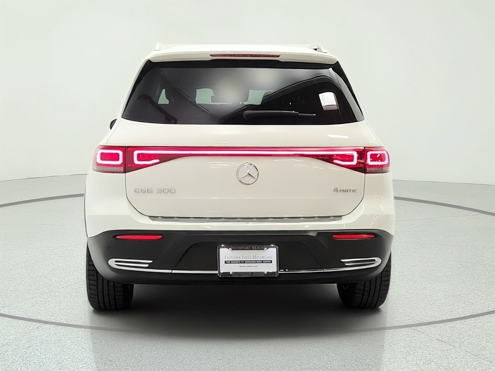 Used 2023 Polar White Mercedes-Benz EQB 300 4MATIC® SUV image 6