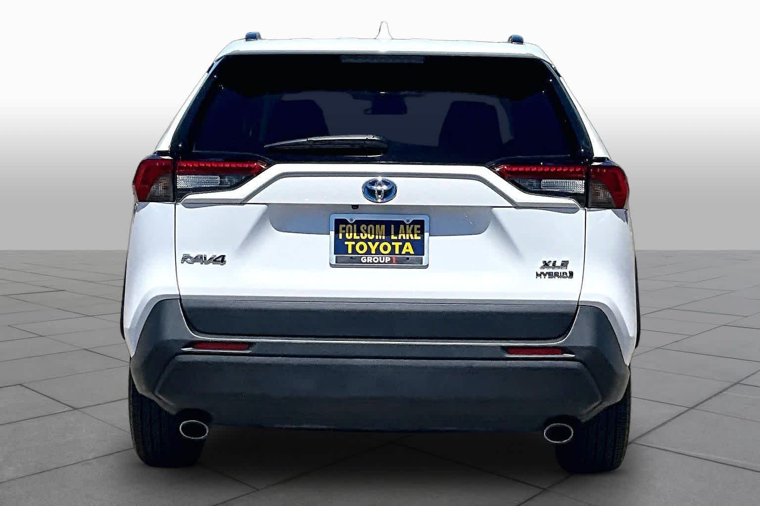 Used 2022 White Toyota Hybrid XLE image 4