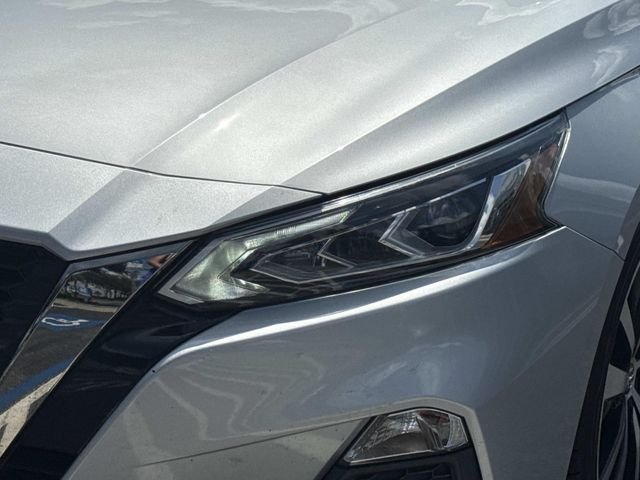Used 2021 Silver Nissan 2.5 SR image 10