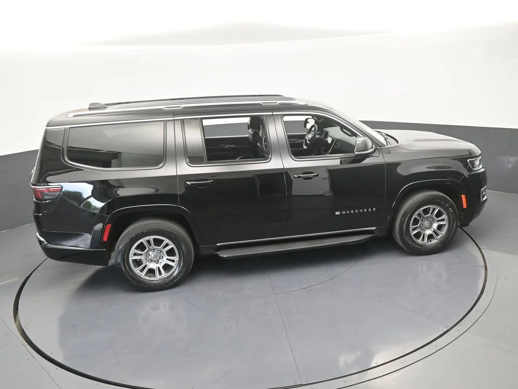 Used 2023 Diamond Black Crystal Pearlcoat Jeep Base image 59