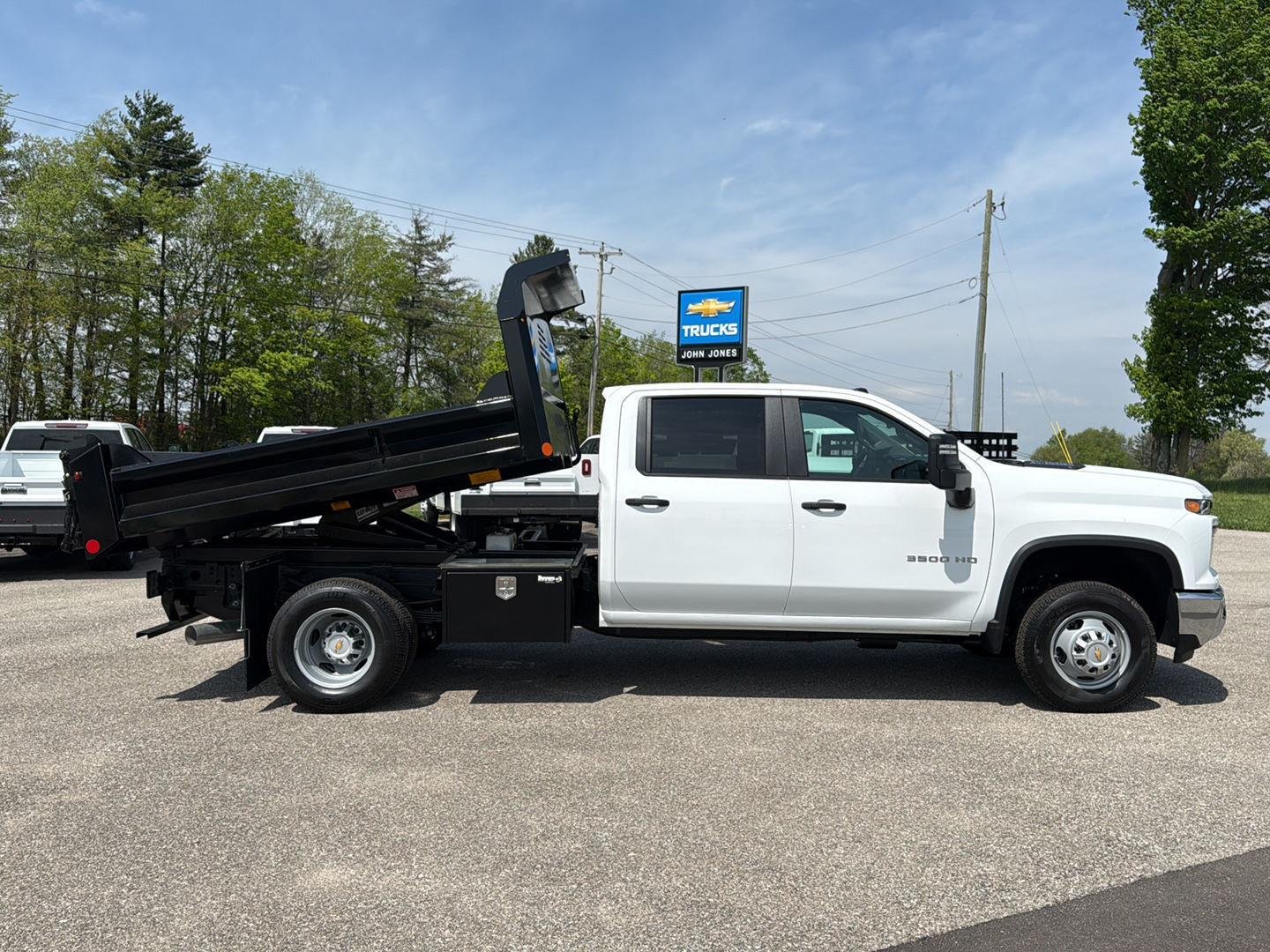 New 2026 Summit White Chevrolet Work Truck image 4