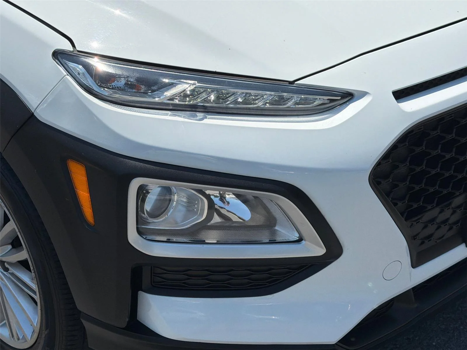 Used 2018 Chalk White Hyundai SEL image 26