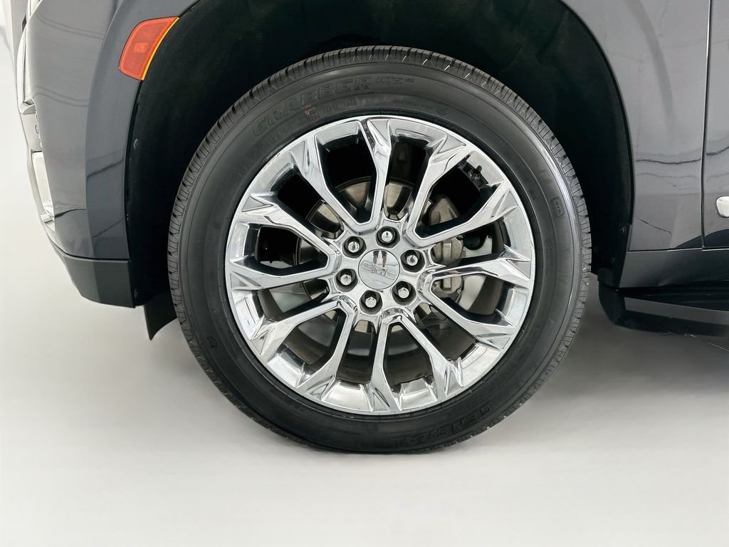 Used 2024 Titanium GMC Denali image 29