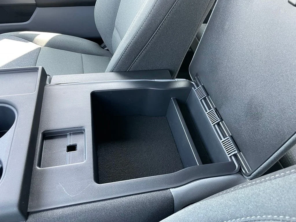 New 2026 Carbonized Gray Metallic Ford XLT image 40