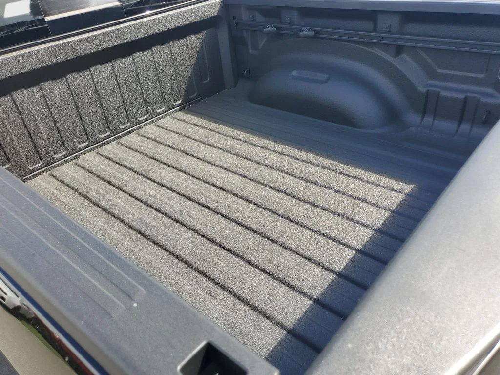 New 2026 Diamond Black Crystal Pearl-Coat Exterior Paint RAM Laramie image 26