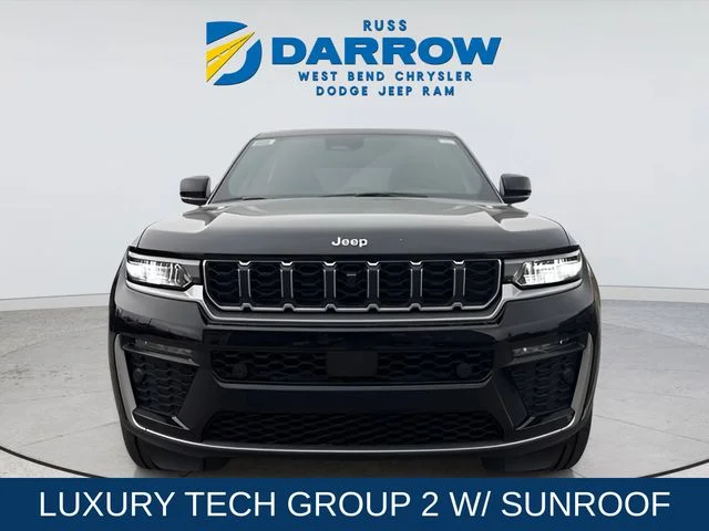 New 2026 Diamond Black Crystal Pearlcoat Jeep Limited image 8