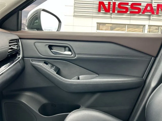 Used 2022 Black Nissan SL image 42
