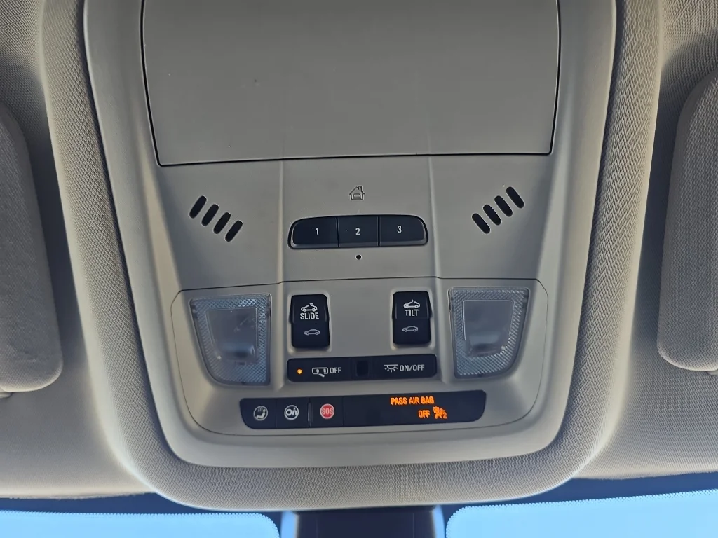 Used 2020 Summit White GMC AT4 image 15