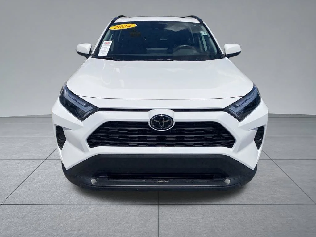 Used 2024 White Toyota XLE image 19