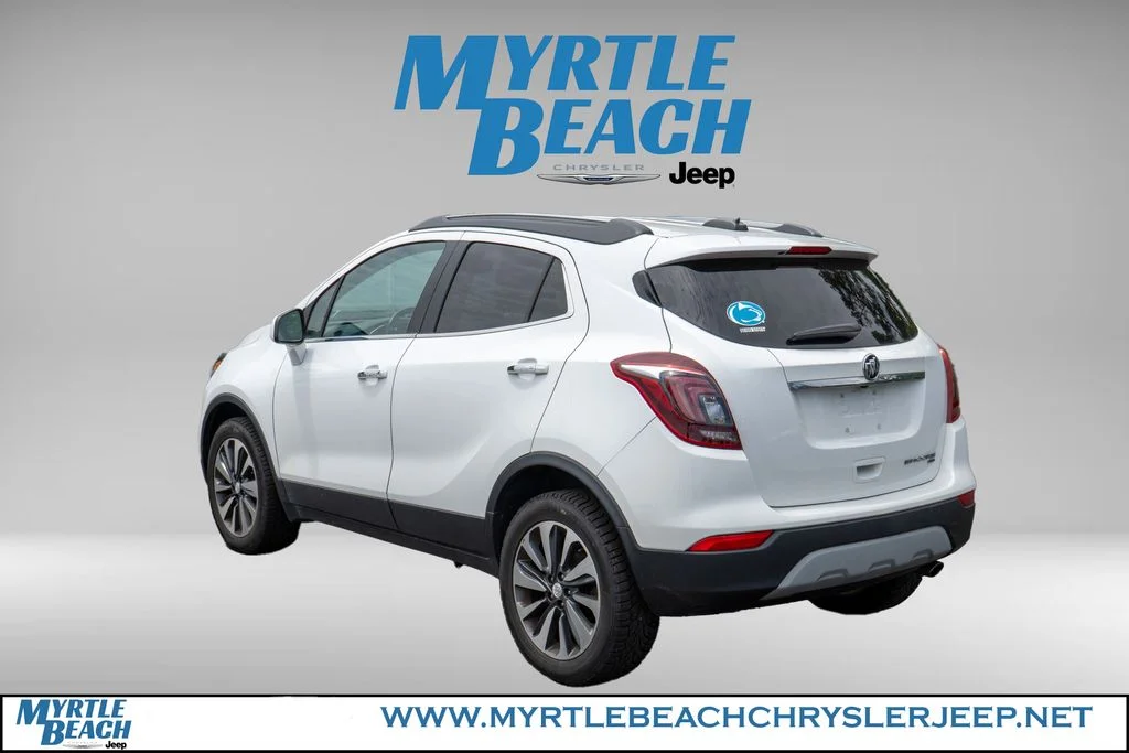 Used 2021 Summit White Buick Preferred image 4