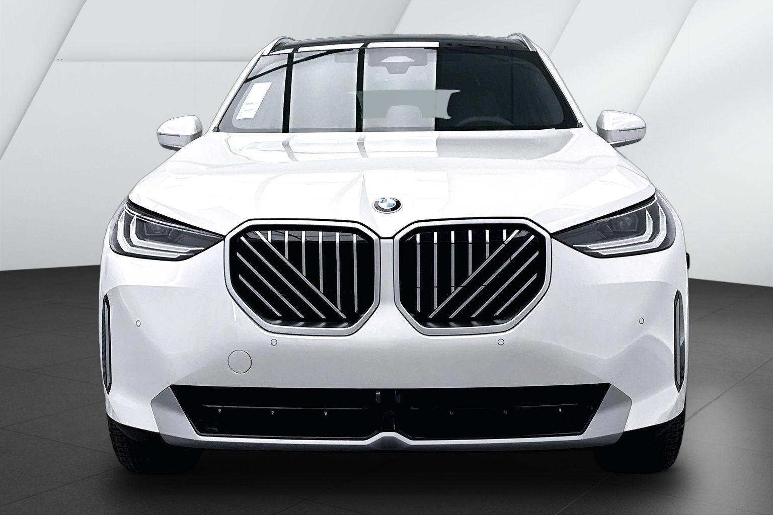 New 2026 Mineral White Metallic BMW 30 xDrive image 2