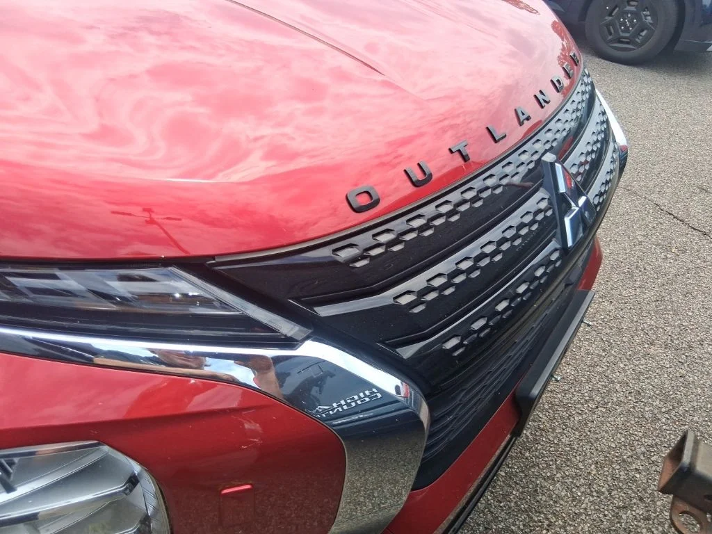 Used 2023  Mitsubishi  image 7