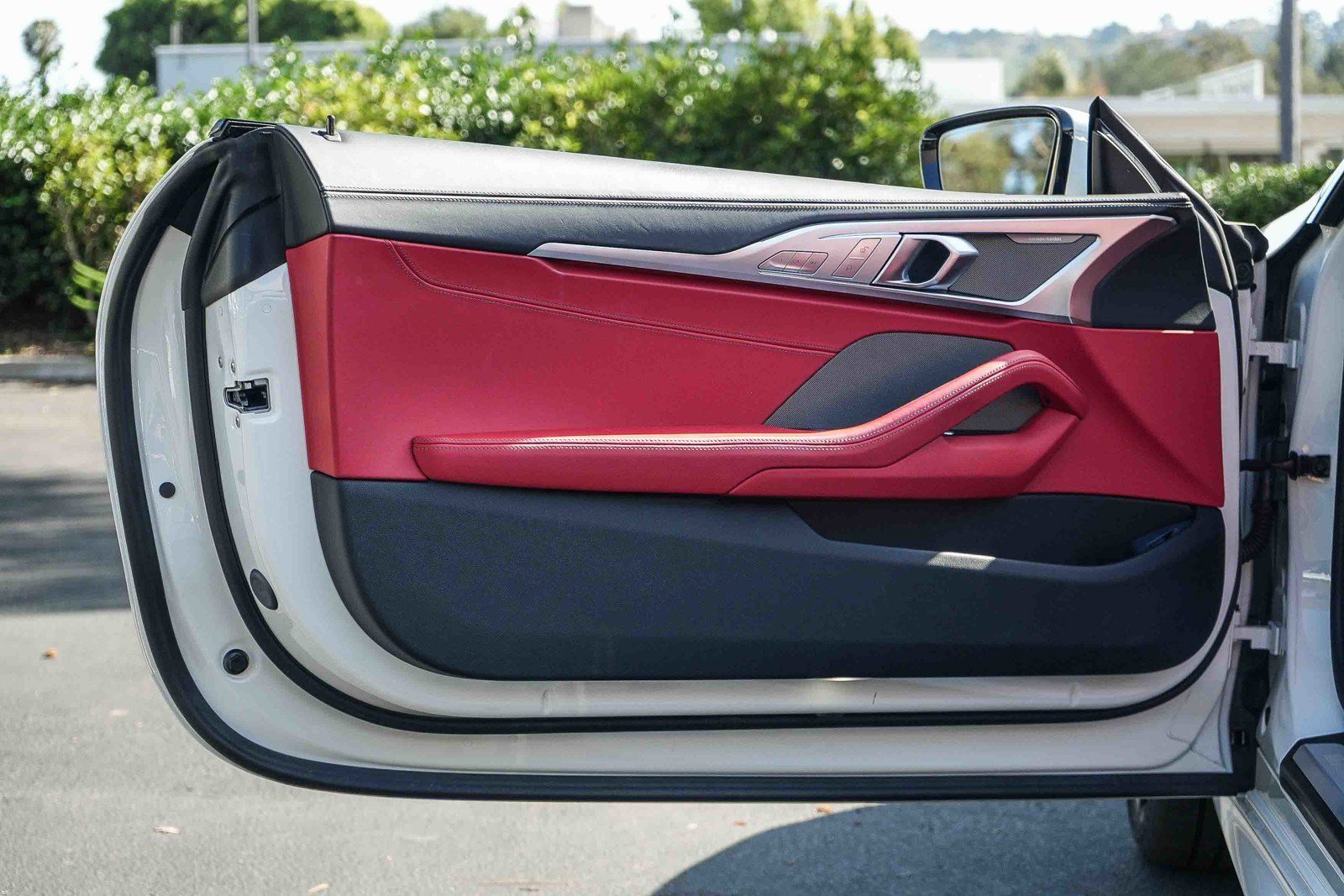 2025 BMW 8 Series 840i - Photo 26