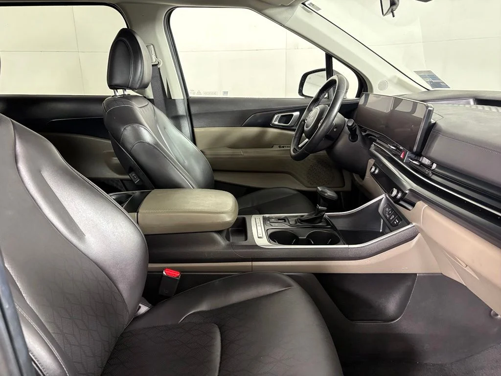 Used 2025 Gray Kia LXS image 14