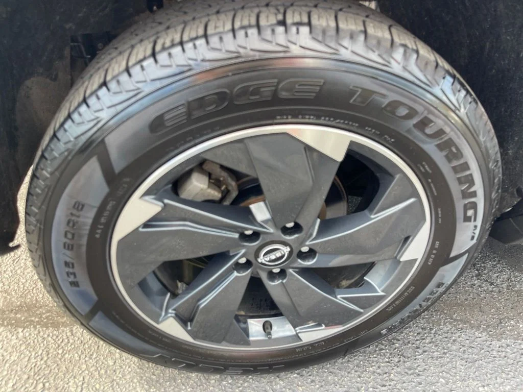 Certified Used 2024 White Nissan SV image 28