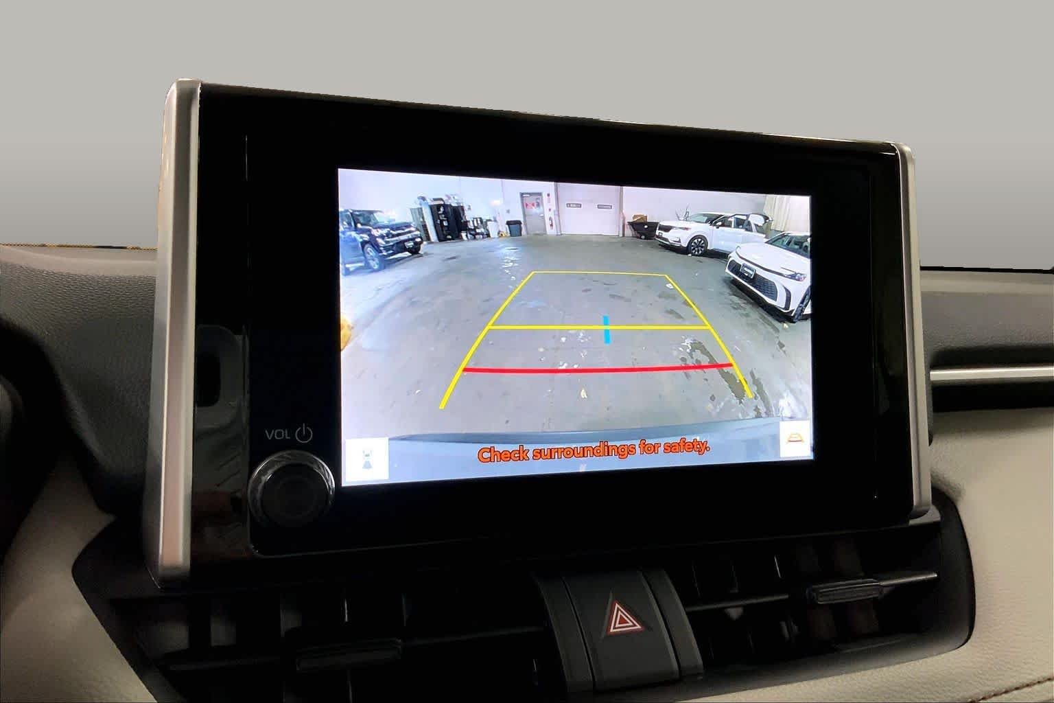 2025 Toyota RAV4 XLE - Photo 53