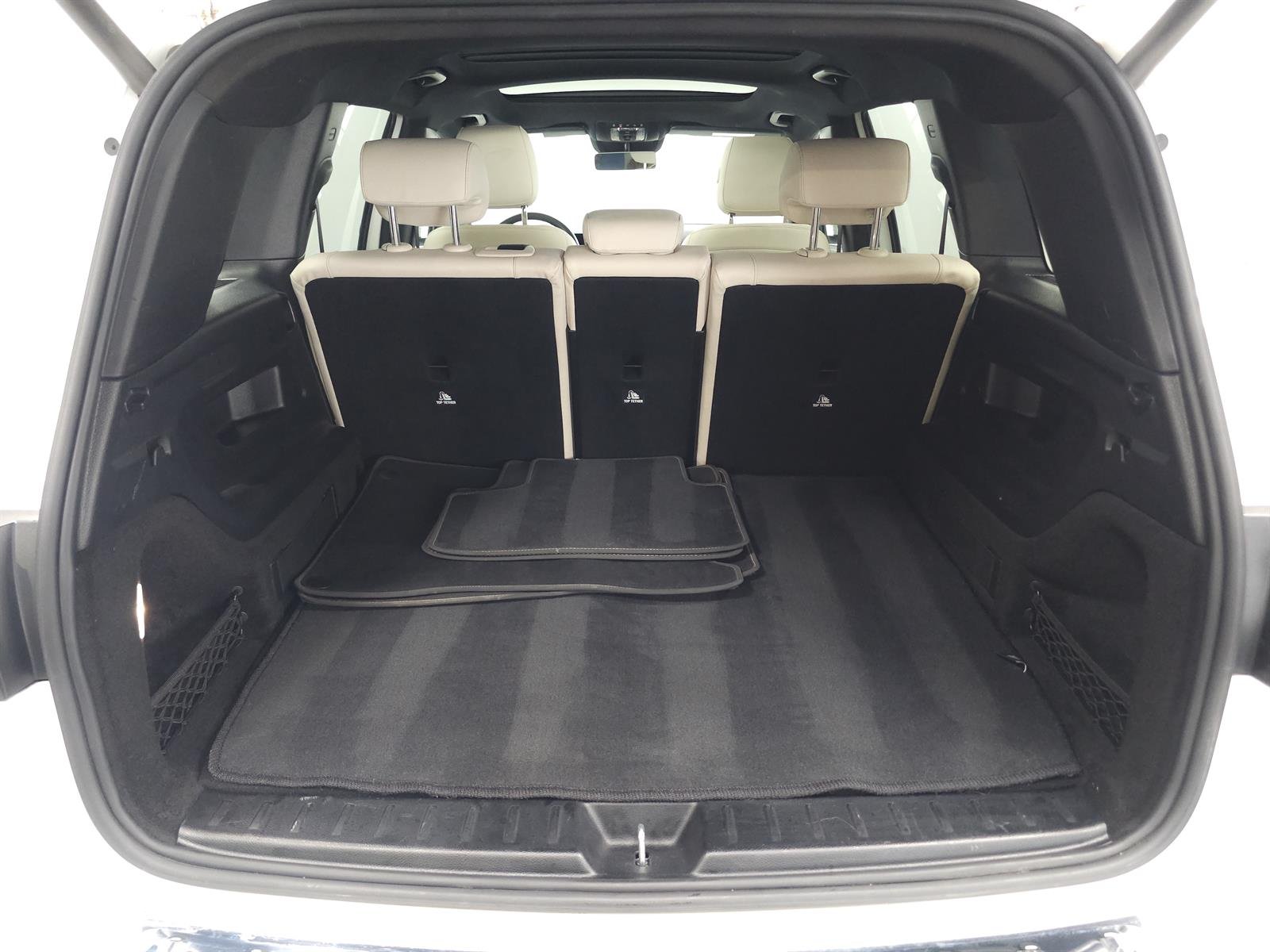 Used 2021 White Mercedes-Benz GLB 250 image 11