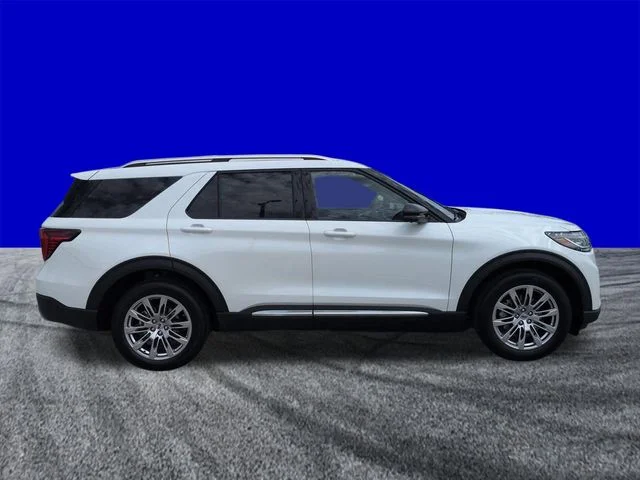 New 2026 Star White Metallic Tri-Coat Ford Platinum™ image 3