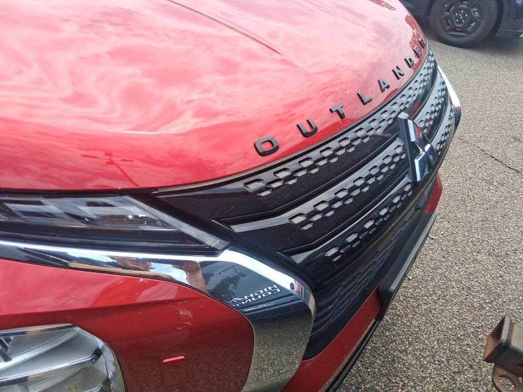 Used 2023  Mitsubishi  image 7