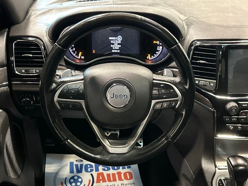 Used 2020 Diamond Black Crystal Pearlcoat Jeep Overland image 29
