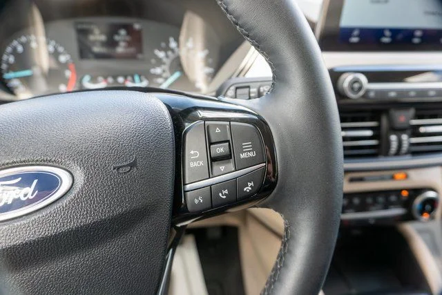 Used 2022 Blue Ford SE image 20