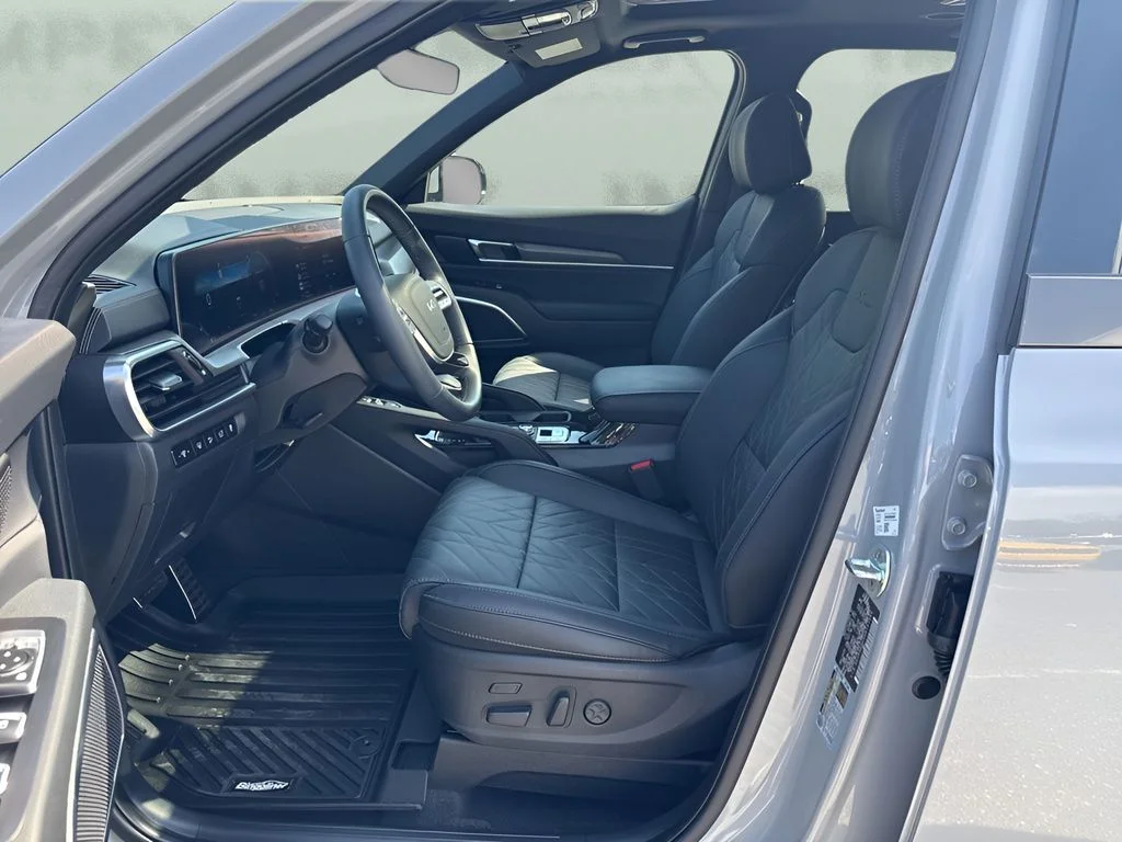 Used 2025 Gray Kia SX X-Line image 9