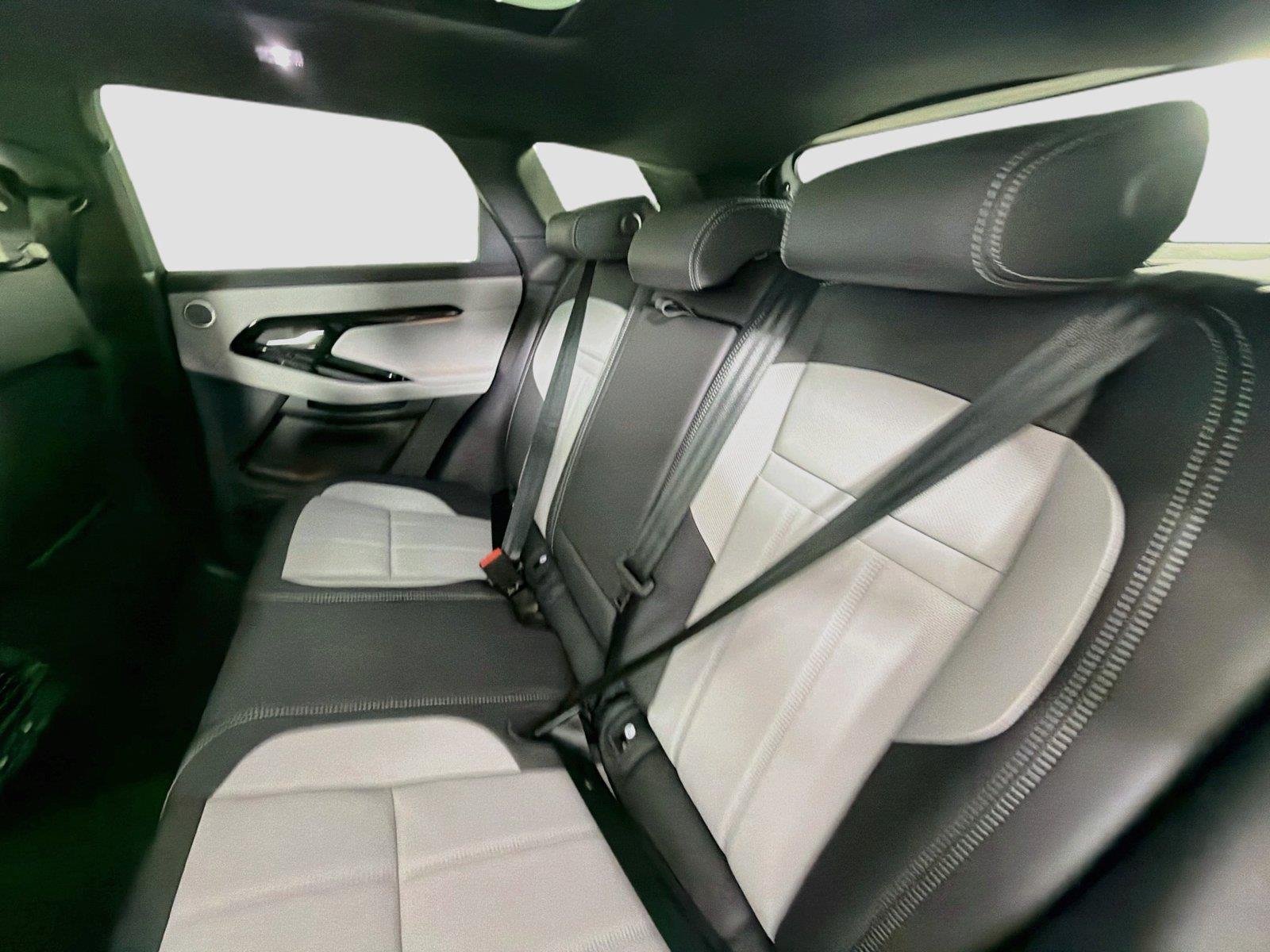 New 2026 Fuji White Land Rover Hoxton Edition image 24