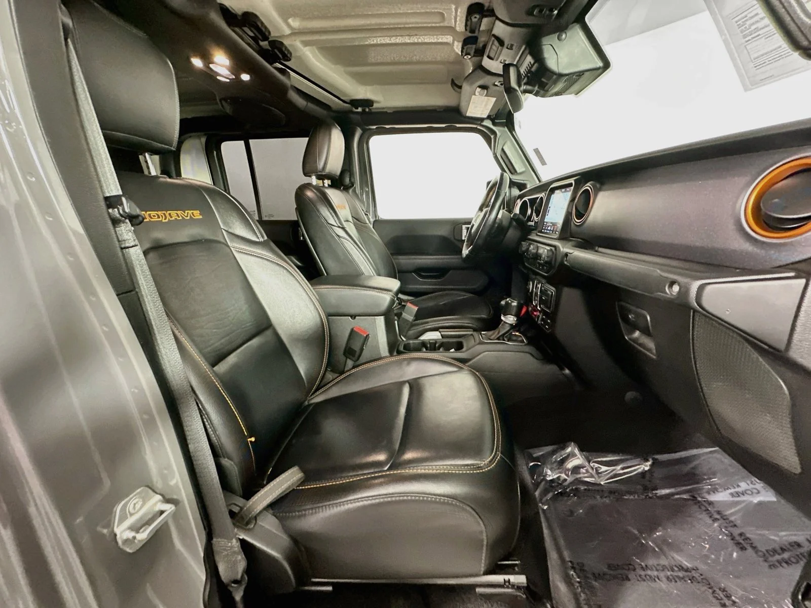 Used 2021 Sting-Gray Clearcoat Jeep Mojave image 29