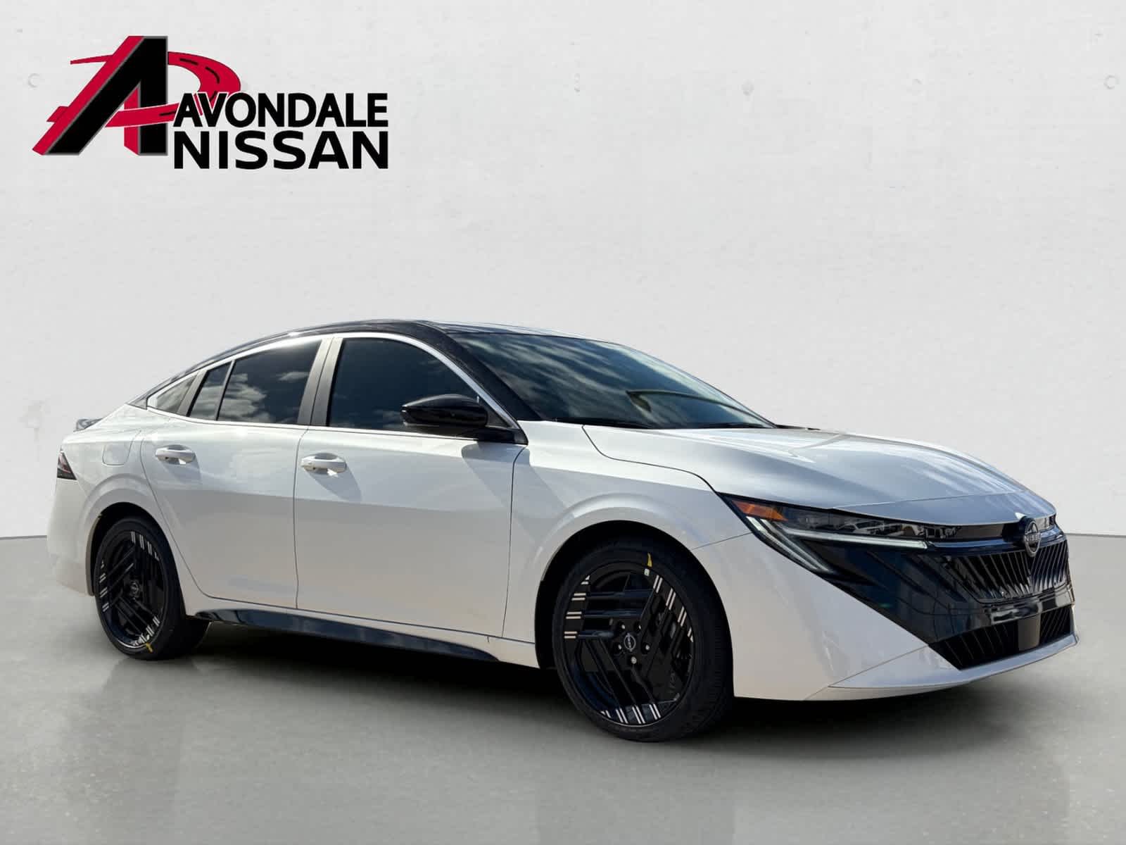 New 2027 Aspen White Tricoat/Super Black Nissan SR image 9
