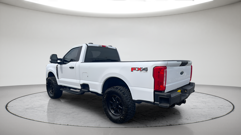 Used 2023 White Ford XL image 5